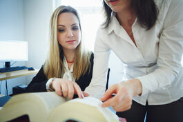 Steuern und Finanzen: Steuerberaterin und Steuerfachwirtin 