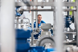 Anlagen- und Maschinenbau: Ausrichten der Anlage 