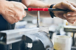 Anlagen- und Maschinenbau: Gewindeschneiden 