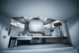 Anlagen- und Maschinenbau: Montage einer Pelletpresse, Einsetzen der Matritze 