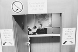 Dokumentation Busbetriebshof: Mitarbeiter im Büro 