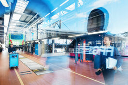 Fahrzeugtechnik: Betriebswerkstatt mit Dacharbeitsplätzen 