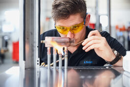 Anlagen- und Maschinenbau: Löten an einer Kühlanlage 