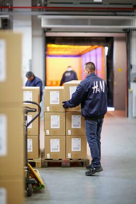 Logistik im Unternehmen: Entladen im Wareneingang 